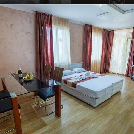 Aparthotel Bahami 3*