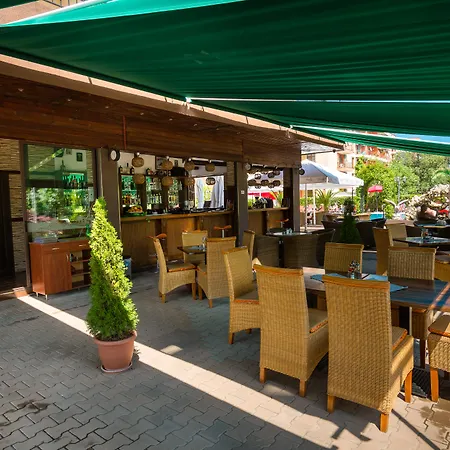 Bahami Aparthotel 3*