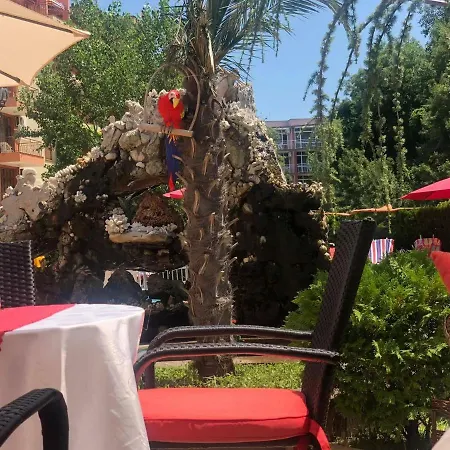 Aparthotel Bahami 3*