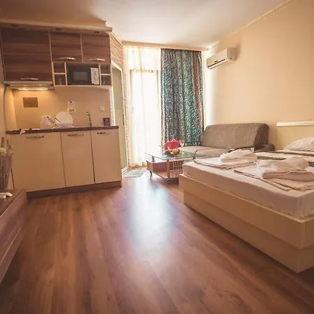 Apartmanhotel Bahami 3*