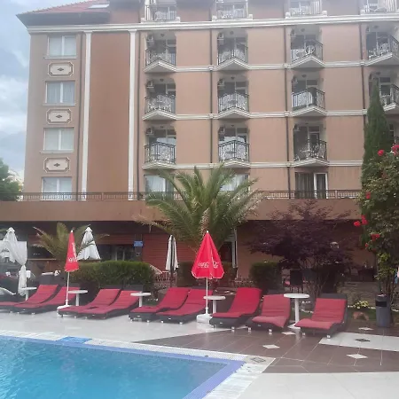 Aparthotel Bahami 3*