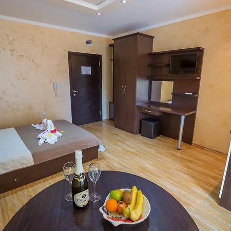 Aparthotel Bahami 3*