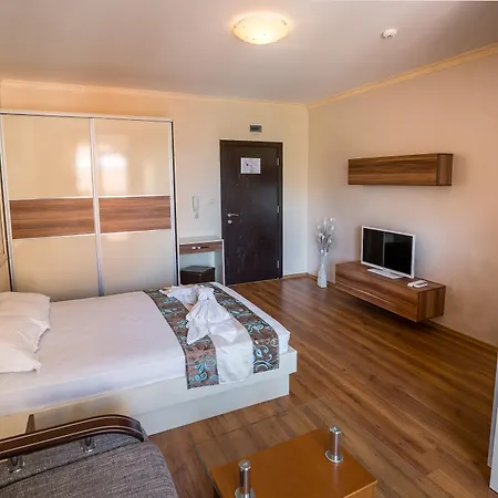 Bahami Aparthotel 3*