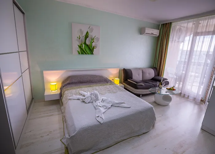 Apartmanhotel Bahami 3*