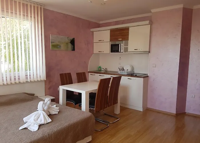 Bahami Apartmanhotel