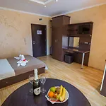 Aparthotel Bahami 3*