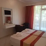 Aparthotel Bahami 3*