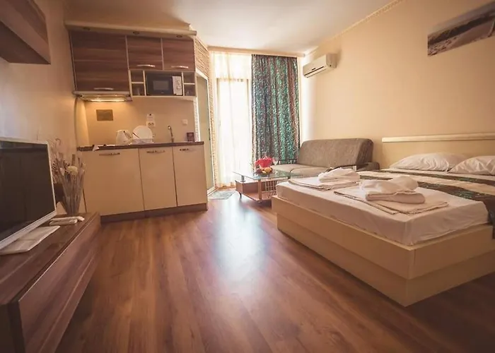 Apartmanhotel Bahami 3*